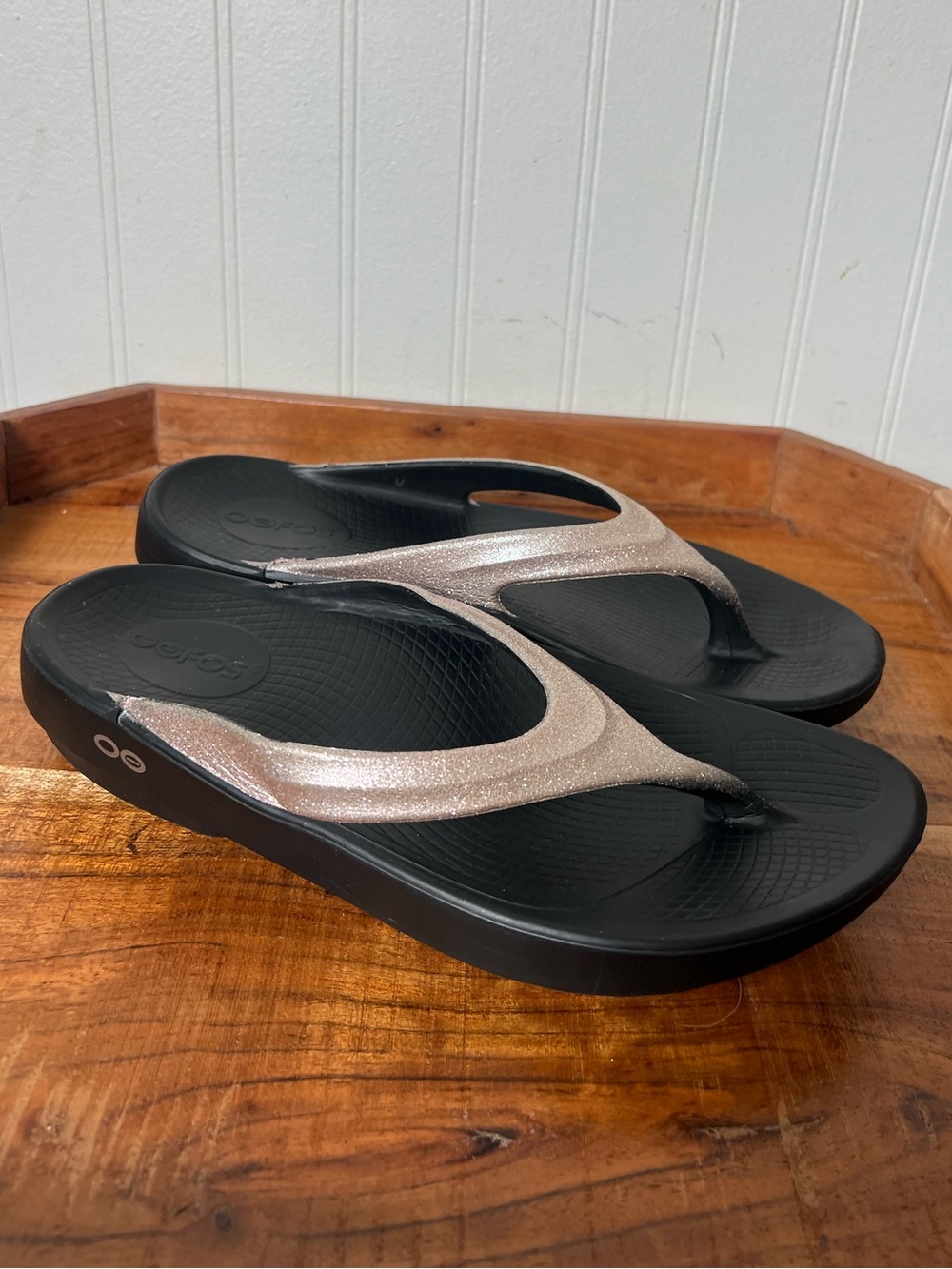 OOFOS Ooahh Luxe Slide Sandal Recovery Thong Black Pink Glitter Women 8